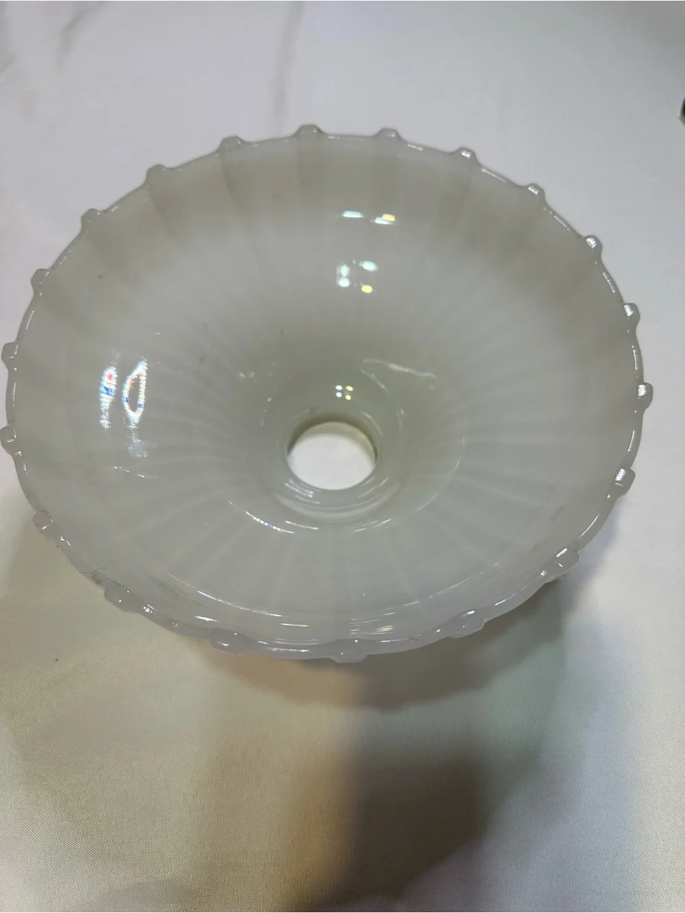 Vintage / antique milk glass/clam broth lampshade pendant light shade opalescent